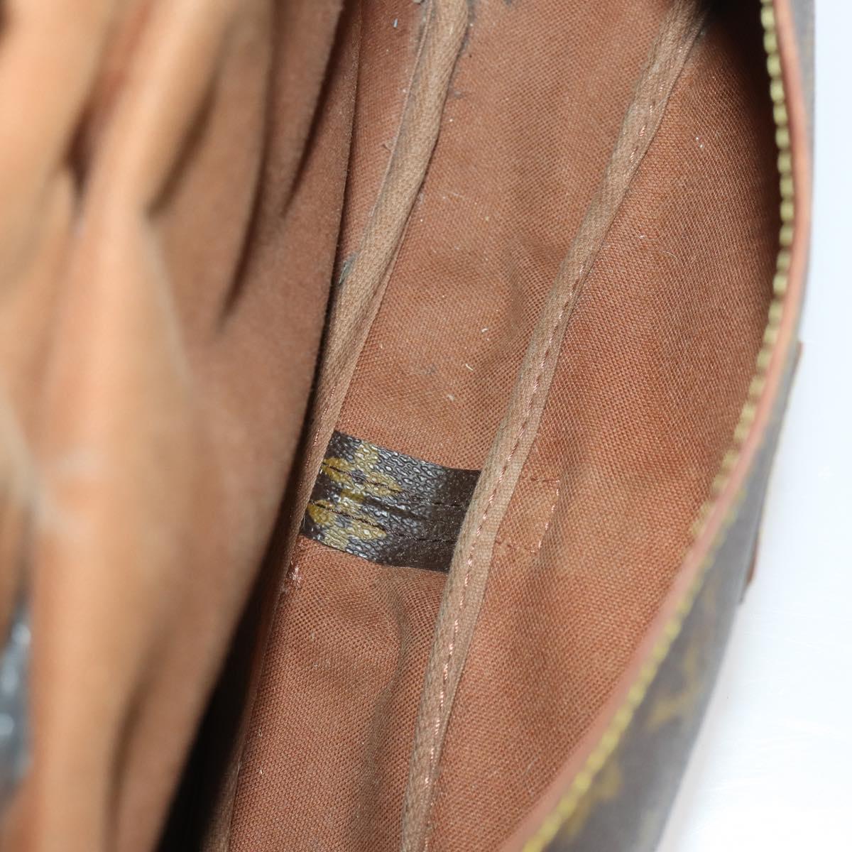 LOUIS VUITTON Monogram Saumur 30 Shoulder Bag M42256 LV Auth bs33212