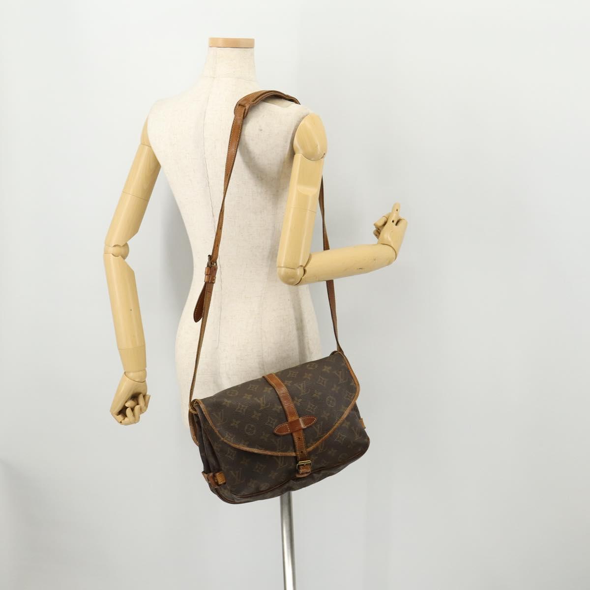 LOUIS VUITTON Monogram Saumur 30 Shoulder Bag M42256 LV Auth bs33212