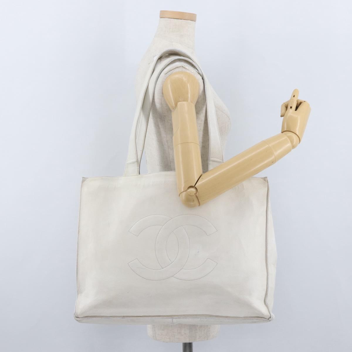 CHANEL Tote Bag Caviar Skin White Gold CC Auth bs33899