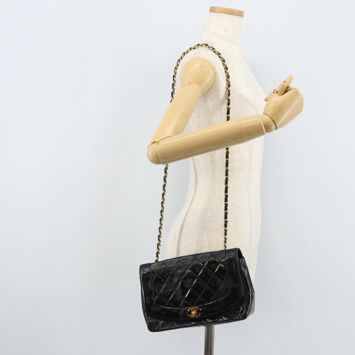 CHANEL Diana 25 Matelasse Chain Bag Patent Leather Black Gold CC Auth bs34314