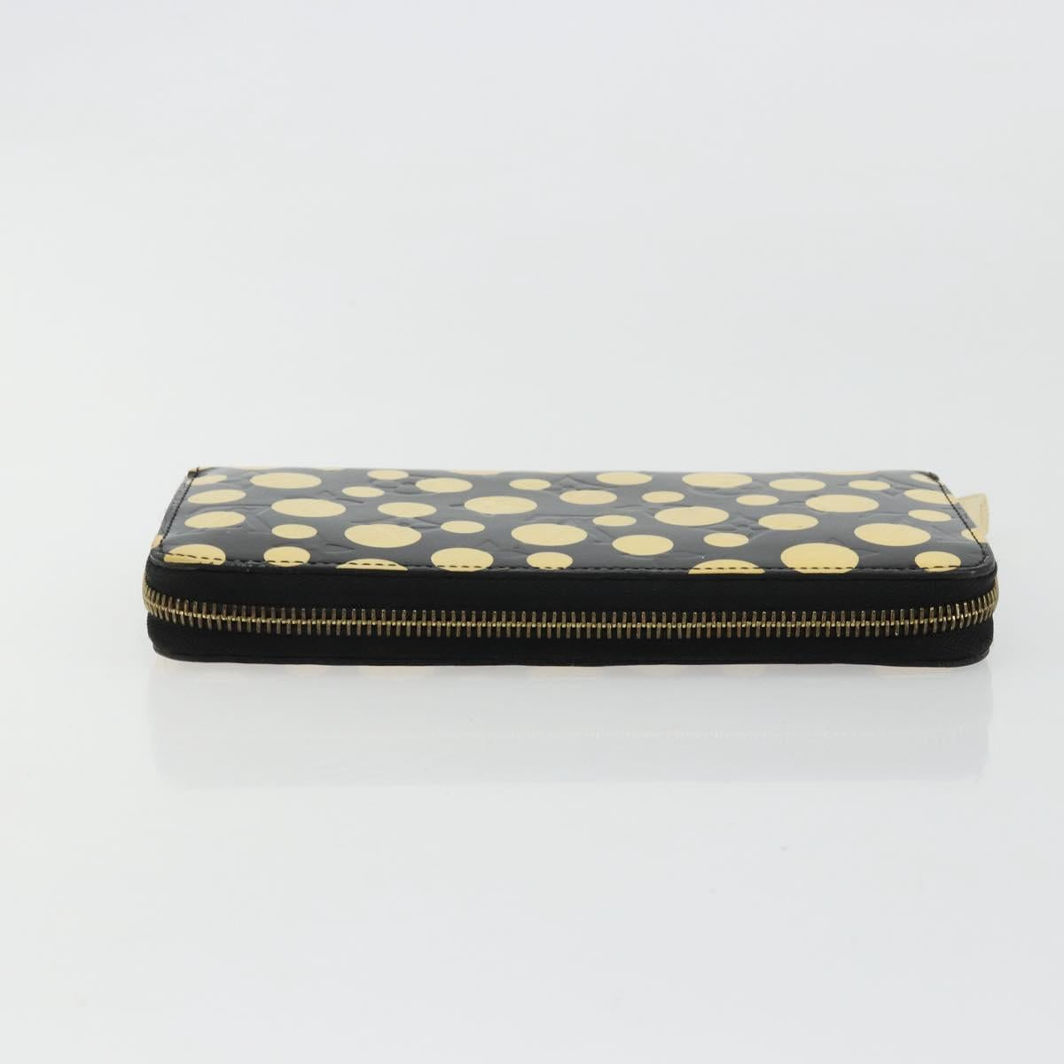 LOUIS VUITTON Vernis Yayoi Kusama Zippy Wallet White Black M91573 Auth bs35097A