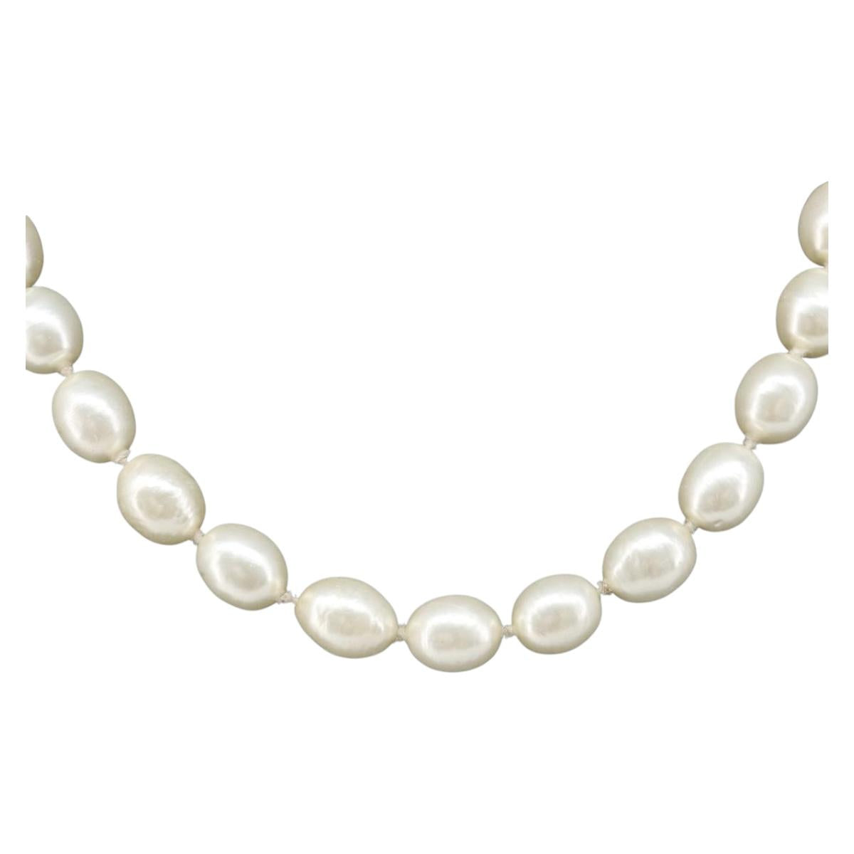 CHANEL Pearl Necklace metal Gold White CC Auth bs37053V
