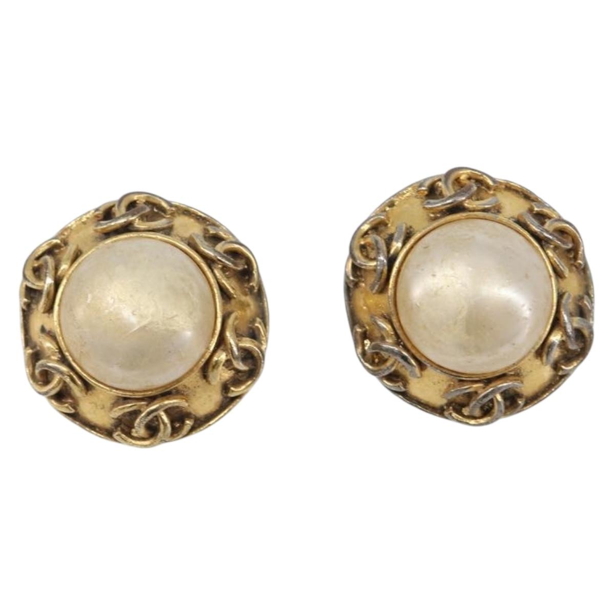 CHANEL Earring Metal Gold Tone White CC Auth bs37073