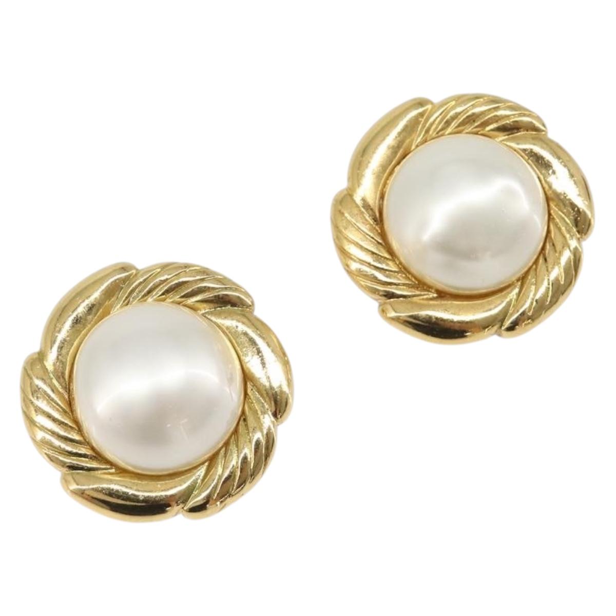 CHANEL Earring Metal Gold Tone White CC Auth bs37086