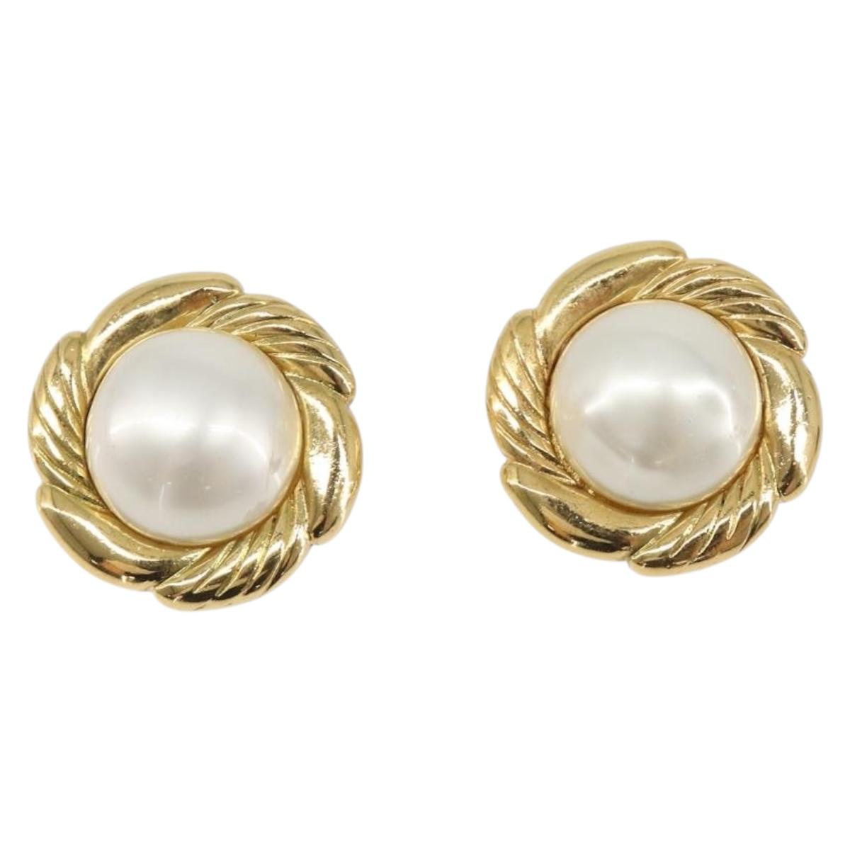 CHANEL Earring Metal Gold Tone White CC Auth bs37086