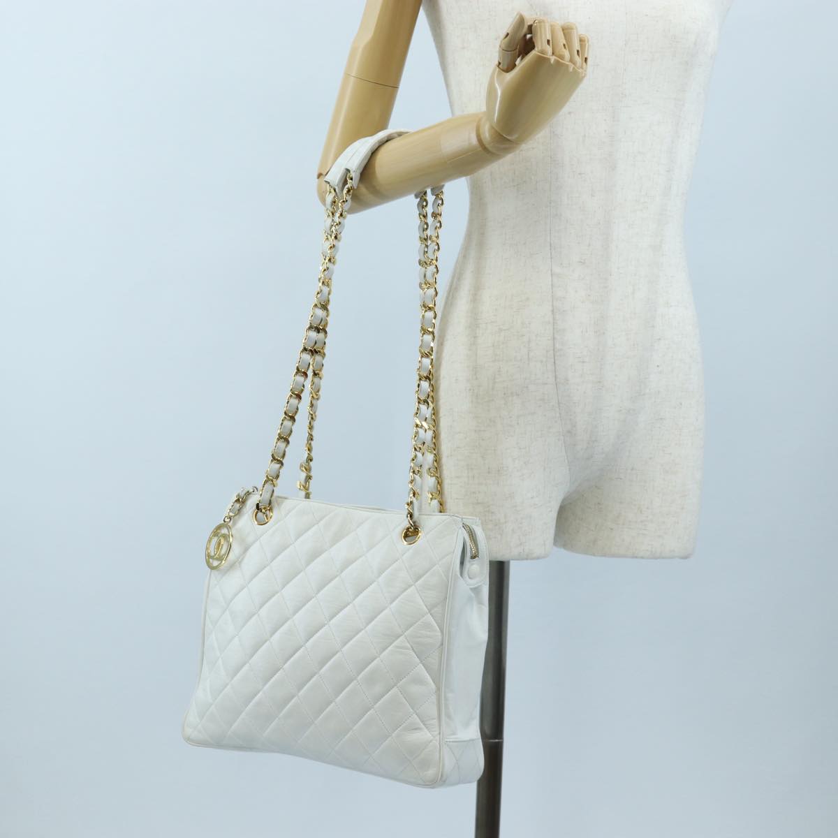 CHANEL Matelasse Chain Shoulder Bag Lamb Skin White Gold CC Auth bs37211