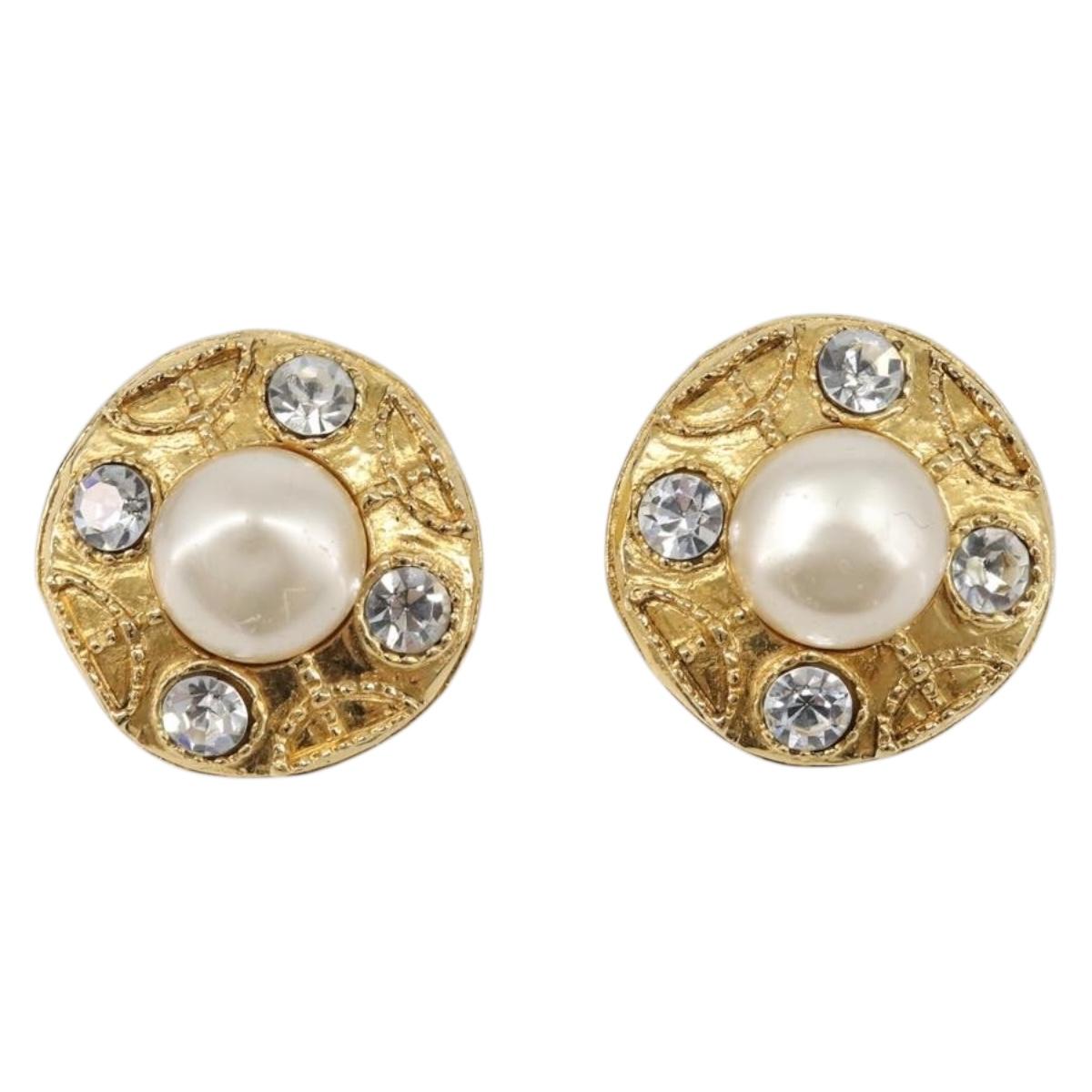 CHANEL Earring Metal Gold Tone White CC Auth bs37230