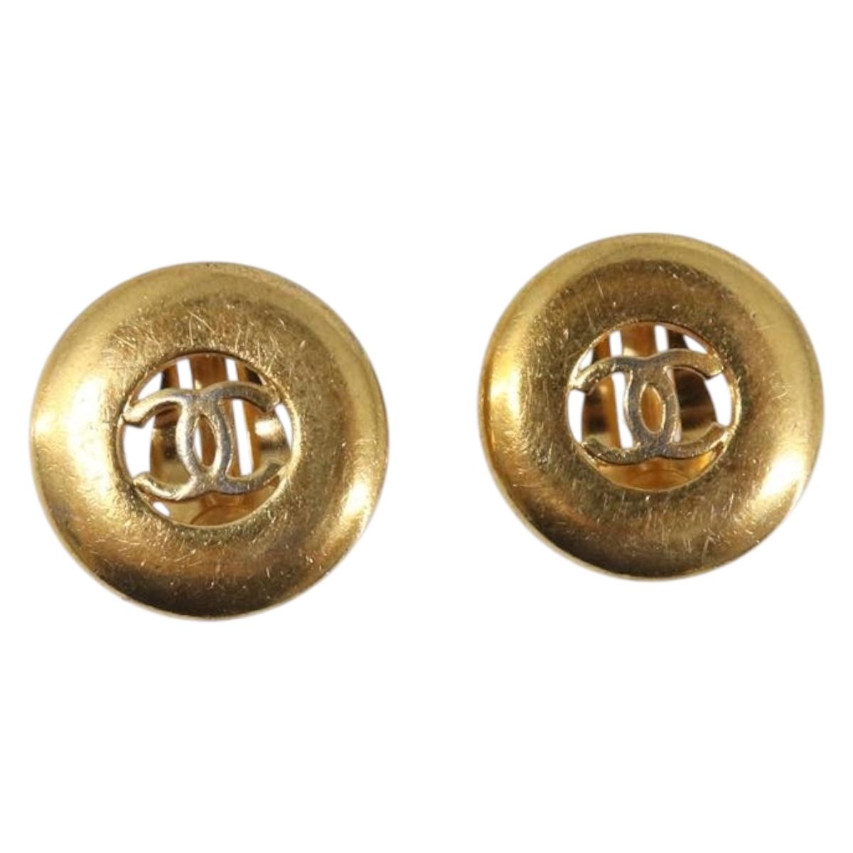 CHANEL Earring metal Gold Tone CC Auth bs37298