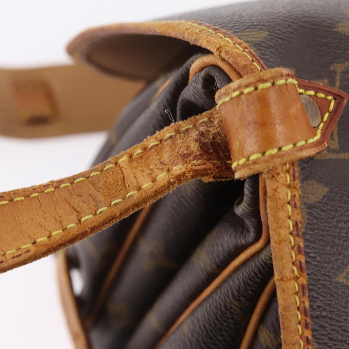 LOUIS VUITTON Monogram Saumur 30 Shoulder Bag M42256 LV Auth bs37425