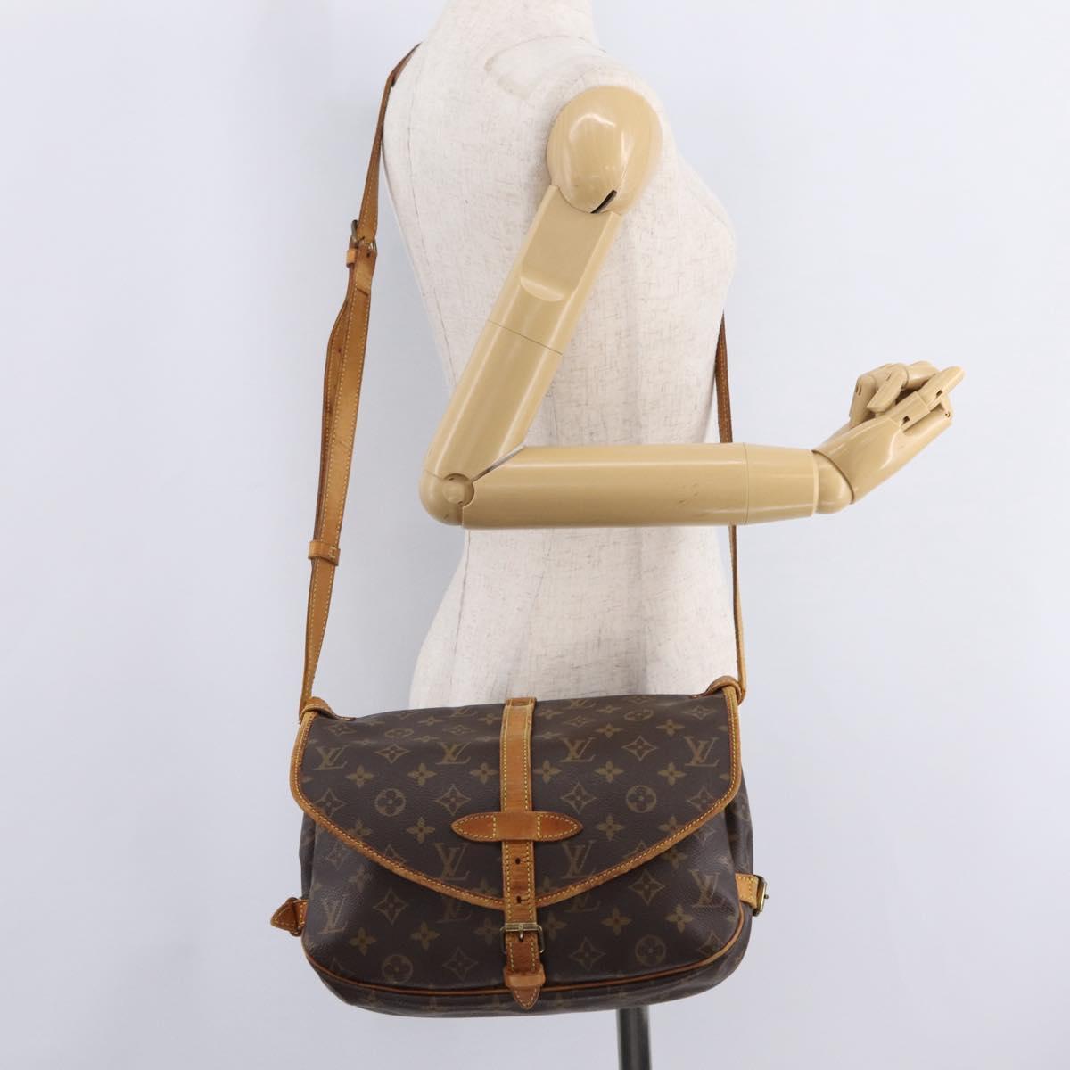 LOUIS VUITTON Monogram Saumur 30 Shoulder Bag M42256 LV Auth bs37425