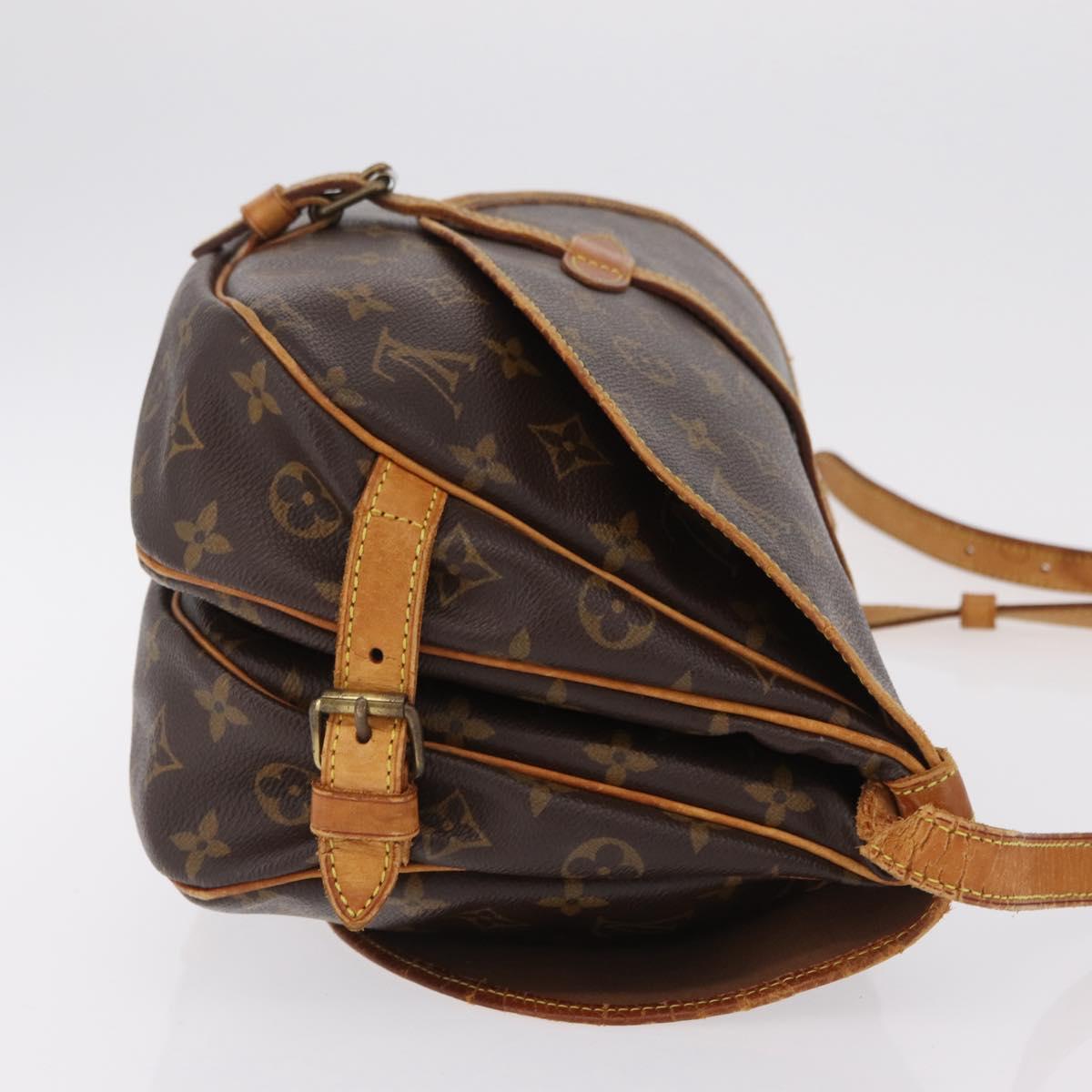 LOUIS VUITTON Monogram Saumur 30 Shoulder Bag M42256 LV Auth bs37425