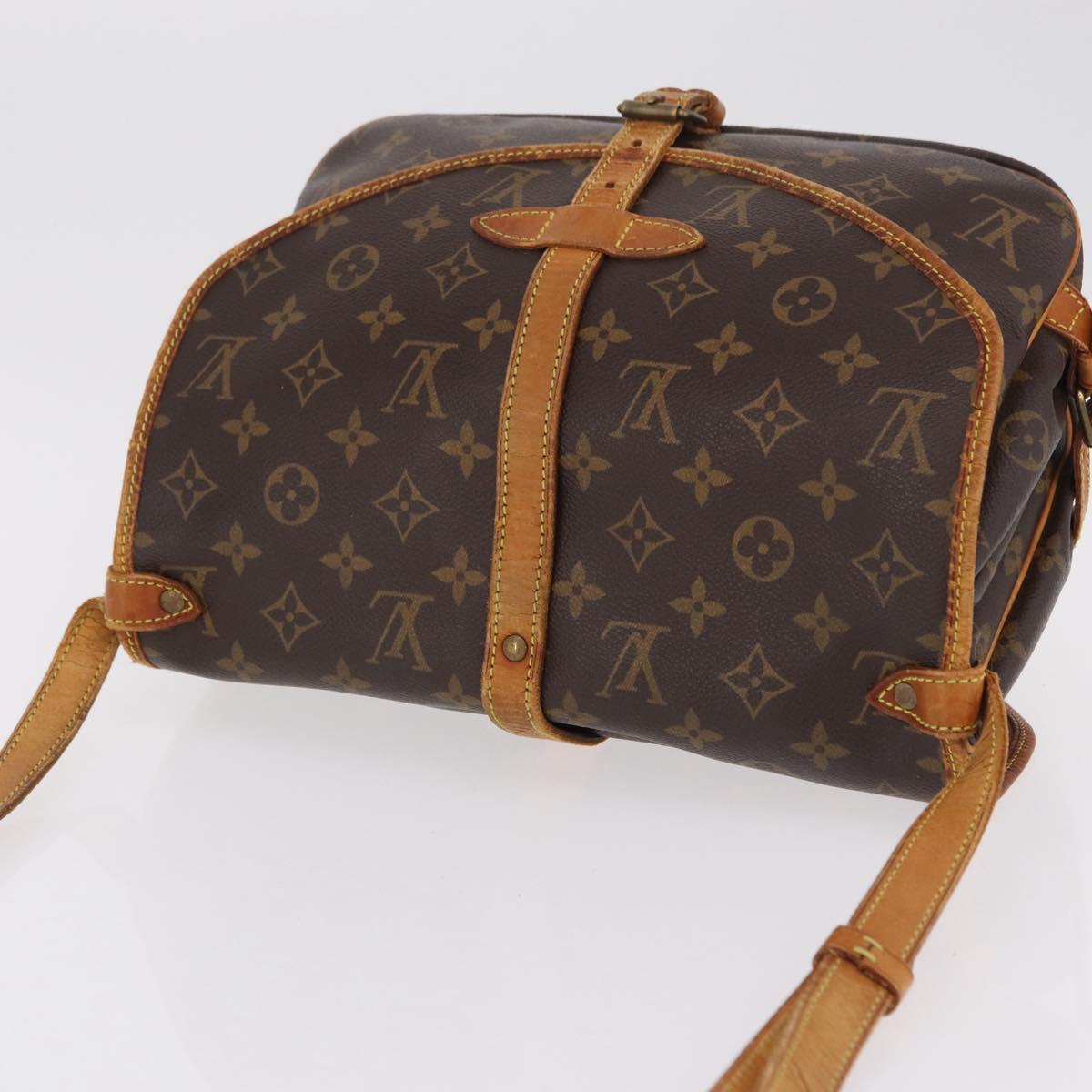 LOUIS VUITTON Monogram Saumur 30 Shoulder Bag M42256 LV Auth bs37425