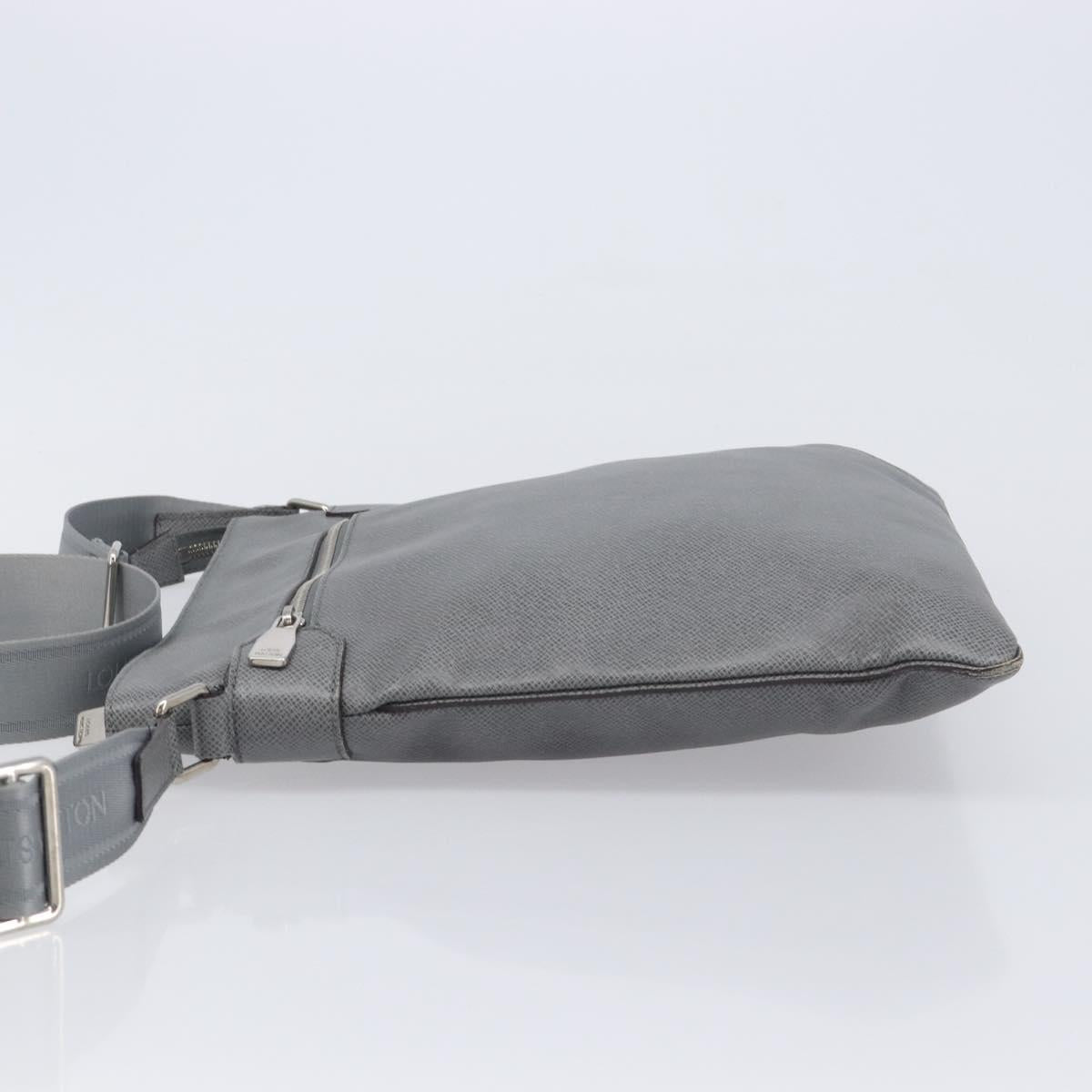 LOUIS VUITTON Taiga Sasha Shoulder Bag Gray M32630 LV Auth bs37771