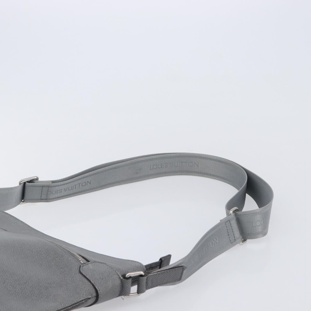 LOUIS VUITTON Taiga Sasha Shoulder Bag Gray M32630 LV Auth bs37771