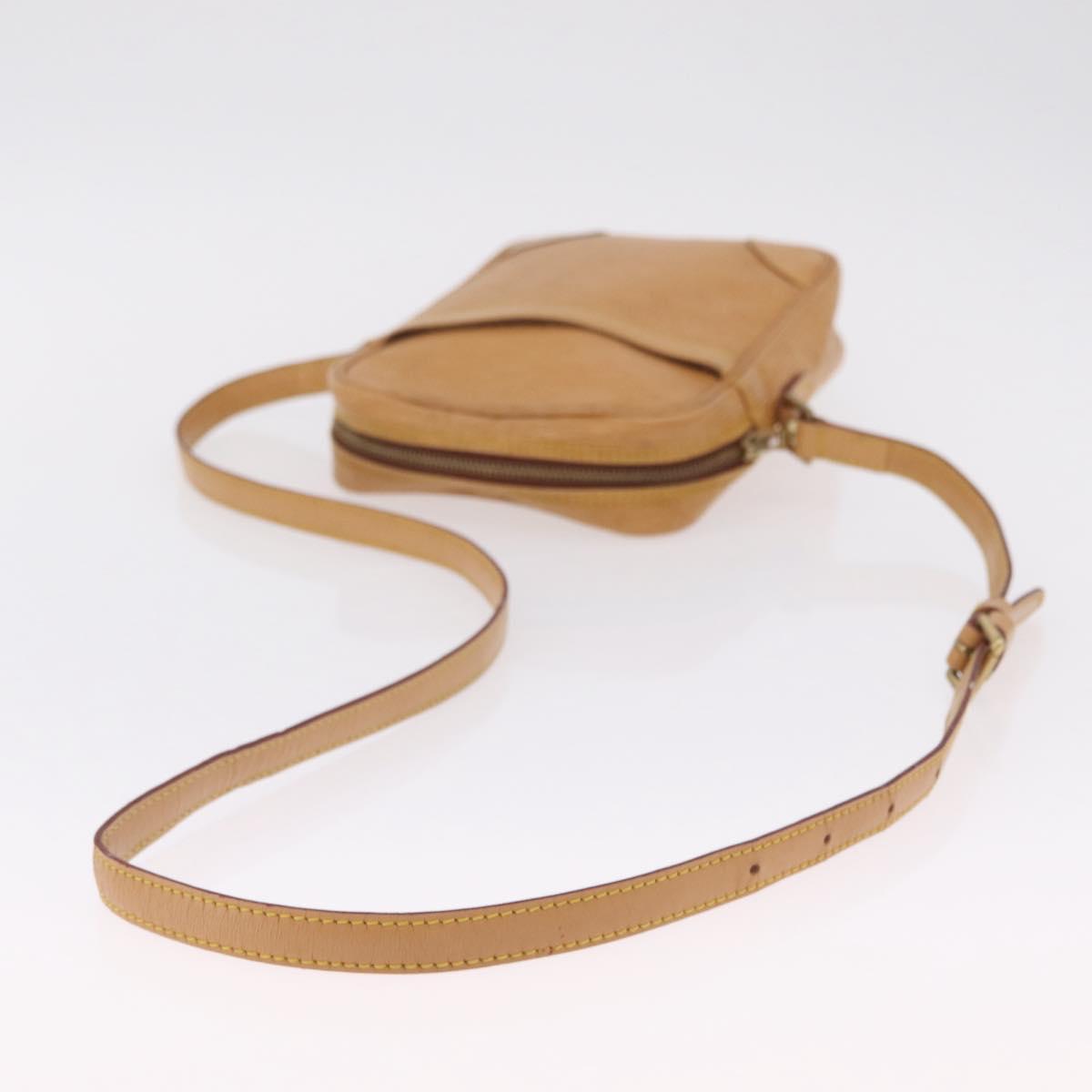 LOUIS VUITTON Epi Danube Shoulder Bag Beige M11910 LV Auth bs37915