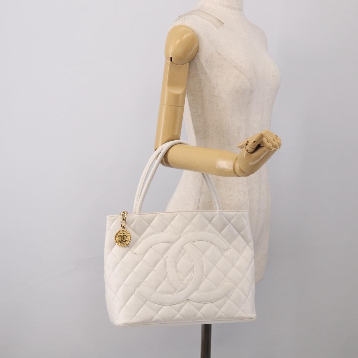 CHANEL Standard Tote Bag Caviar Skin White Gold Tone CC Auth bs37961