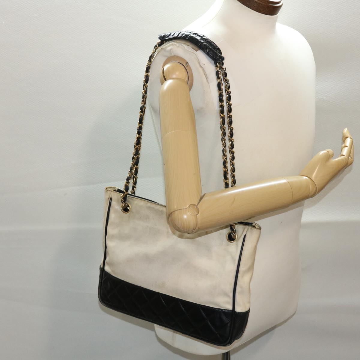 CHANEL Chain Shoulder Bag Coated Canvas White Black CC Auth bs7078