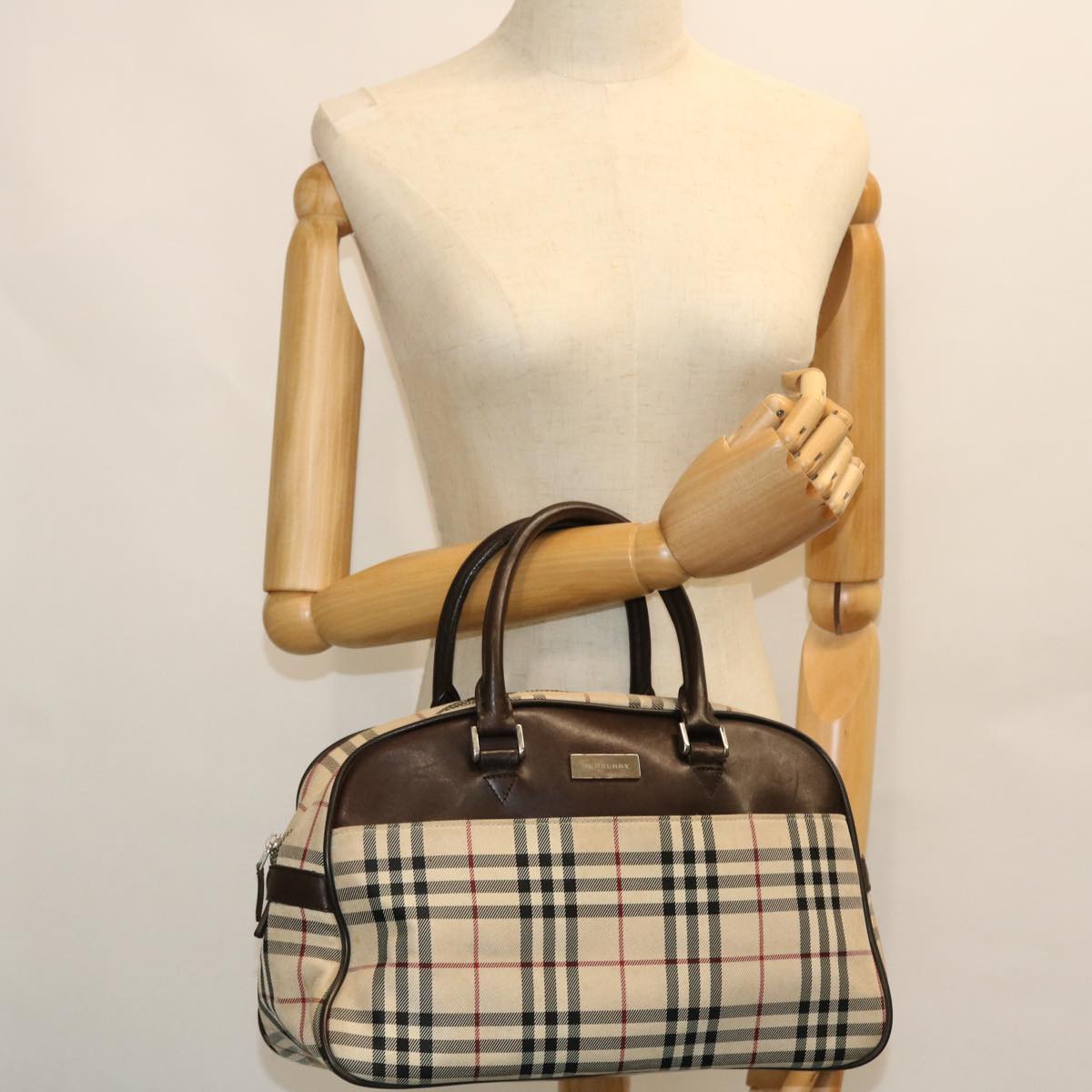 BURBERRY Nova Check Hand Bag Nylon Leather Black Beige Auth bs7702