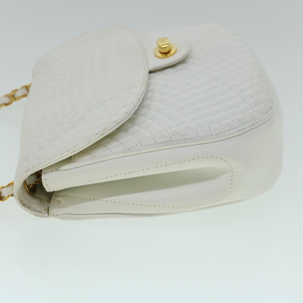 BALLY Quilted Chain Shoulder Bag Leather White Auth bs7943