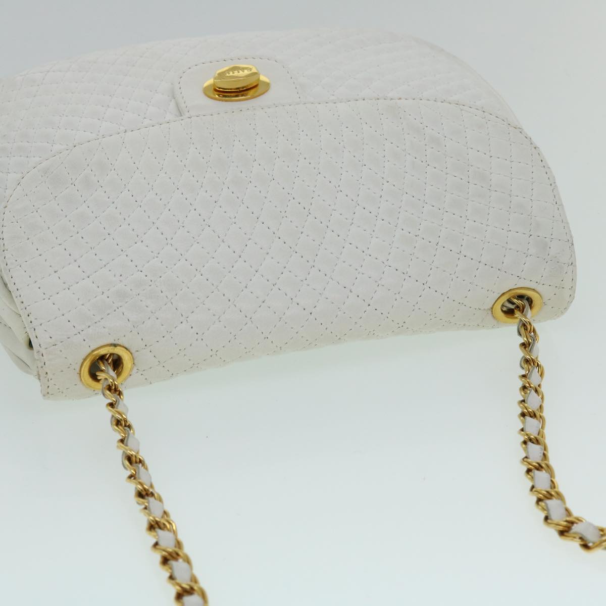 BALLY Quilted Chain Shoulder Bag Leather White Auth bs7943