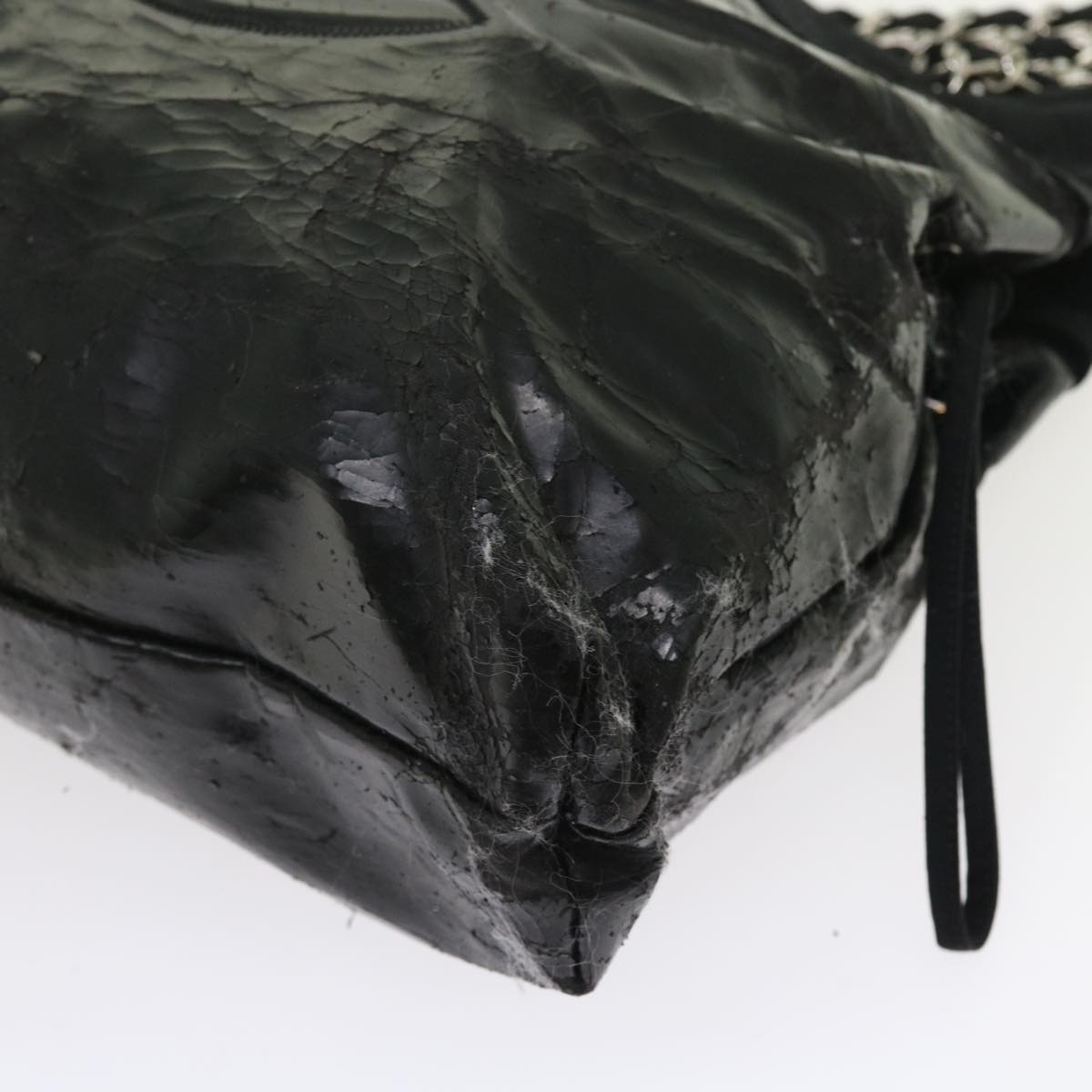 CHANEL Chain Shoulder Bag Patent leather Black CC Auth bs8271