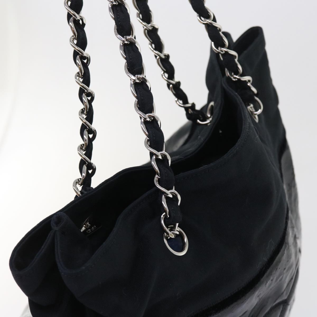 CHANEL Chain Shoulder Bag Patent leather Black CC Auth bs8271