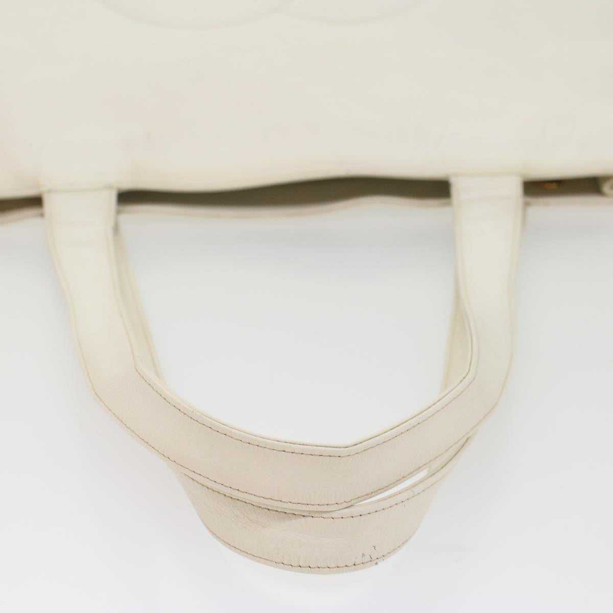 CHANEL Tote Bag Caviar Skin White CC Auth bs8320