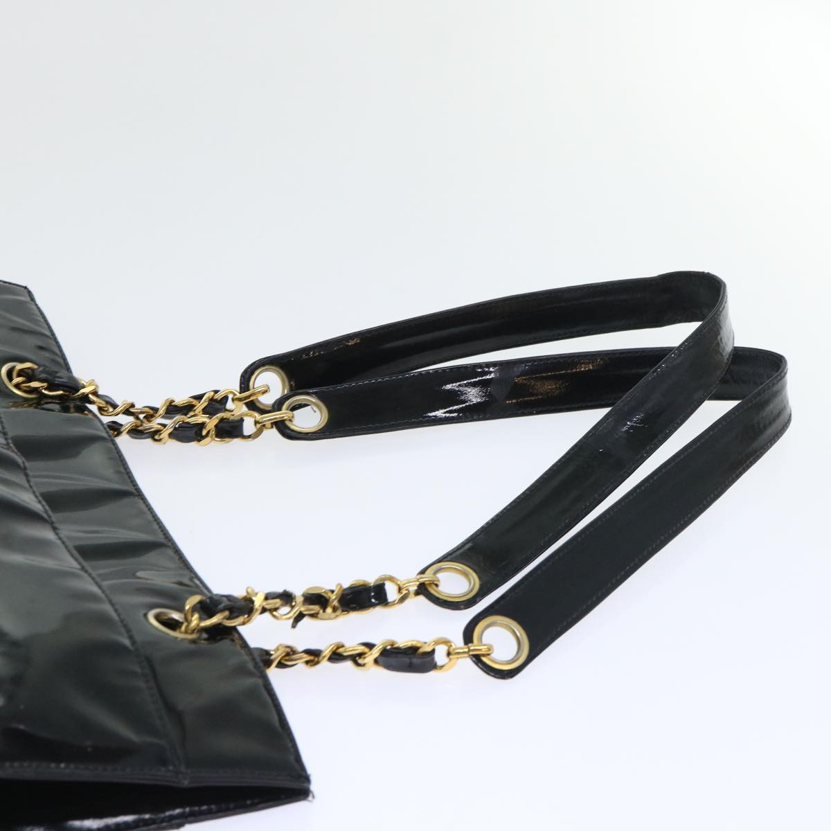 CHANEL Chain Shoulder Bag Patent leather Black CC Auth bs8351