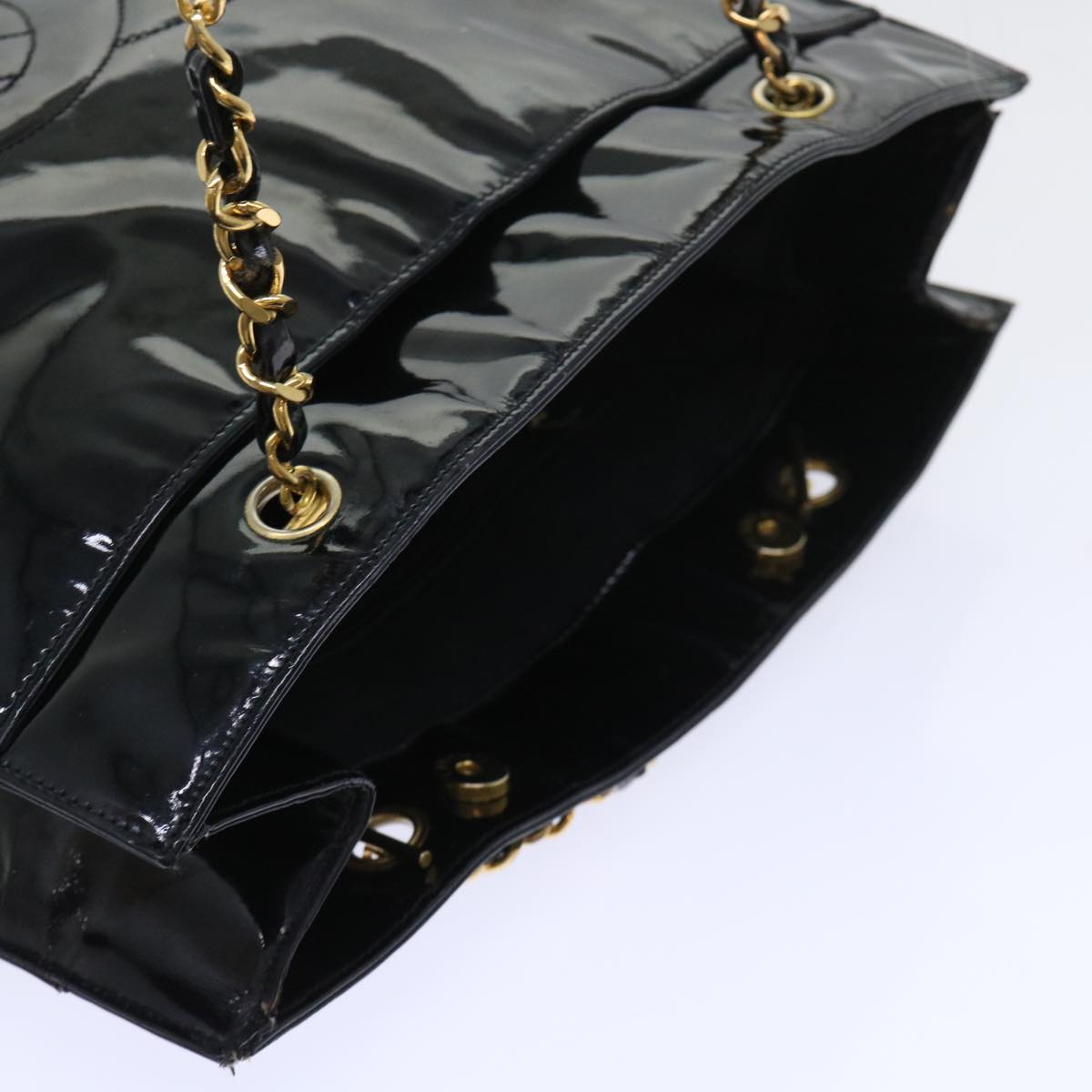 CHANEL Chain Shoulder Bag Patent leather Black CC Auth bs8351