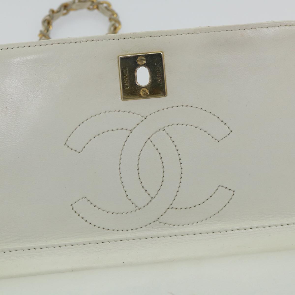 CHANEL Matelasse Chain Shoulder Bag Lamb Skin White CC Auth bs9328