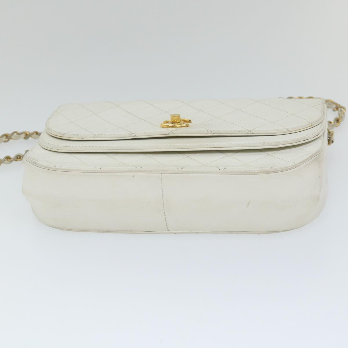 CHANEL Matelasse Chain Shoulder Bag Lamb Skin White CC Auth bs9328