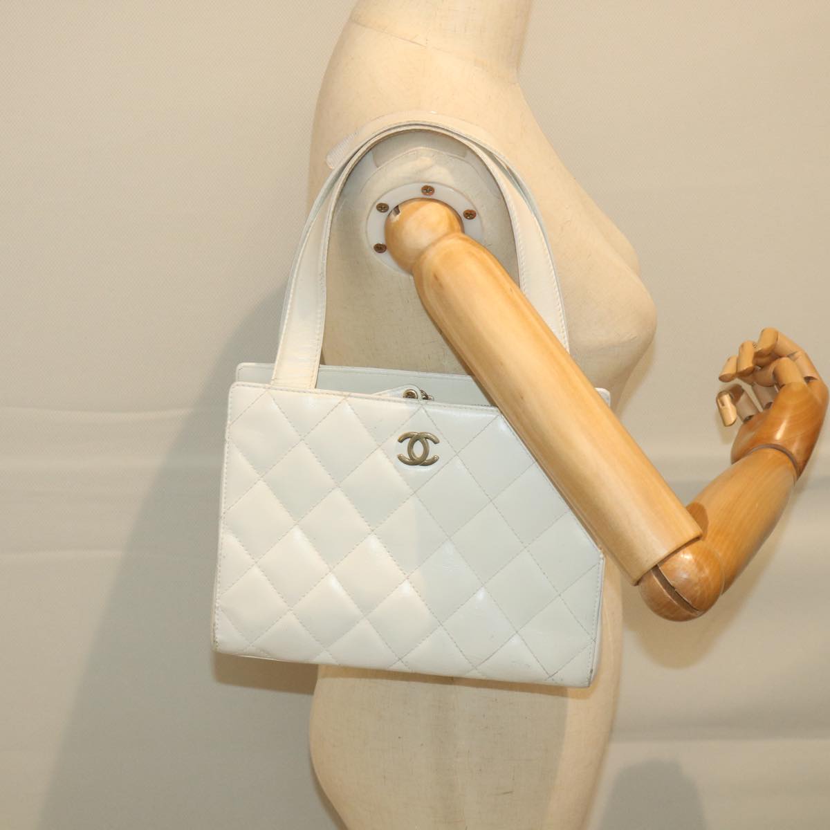 CHANEL Wild Stitch Tote Bag Leather White CC Auth bs9577