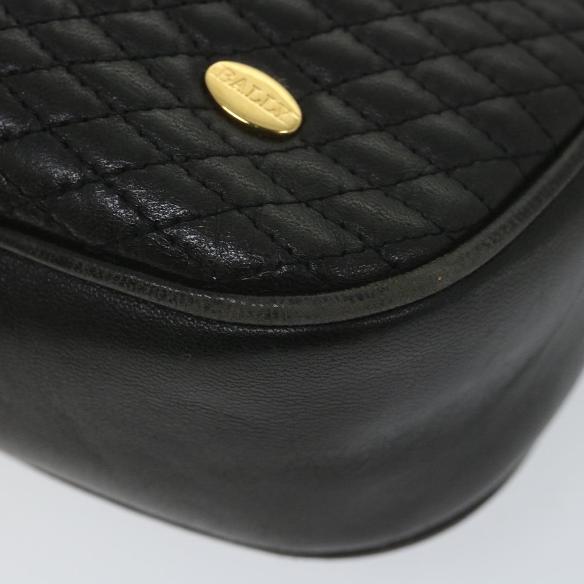 BALLY Quilted Chain Shoulder Bag Leather Black Auth bs9624