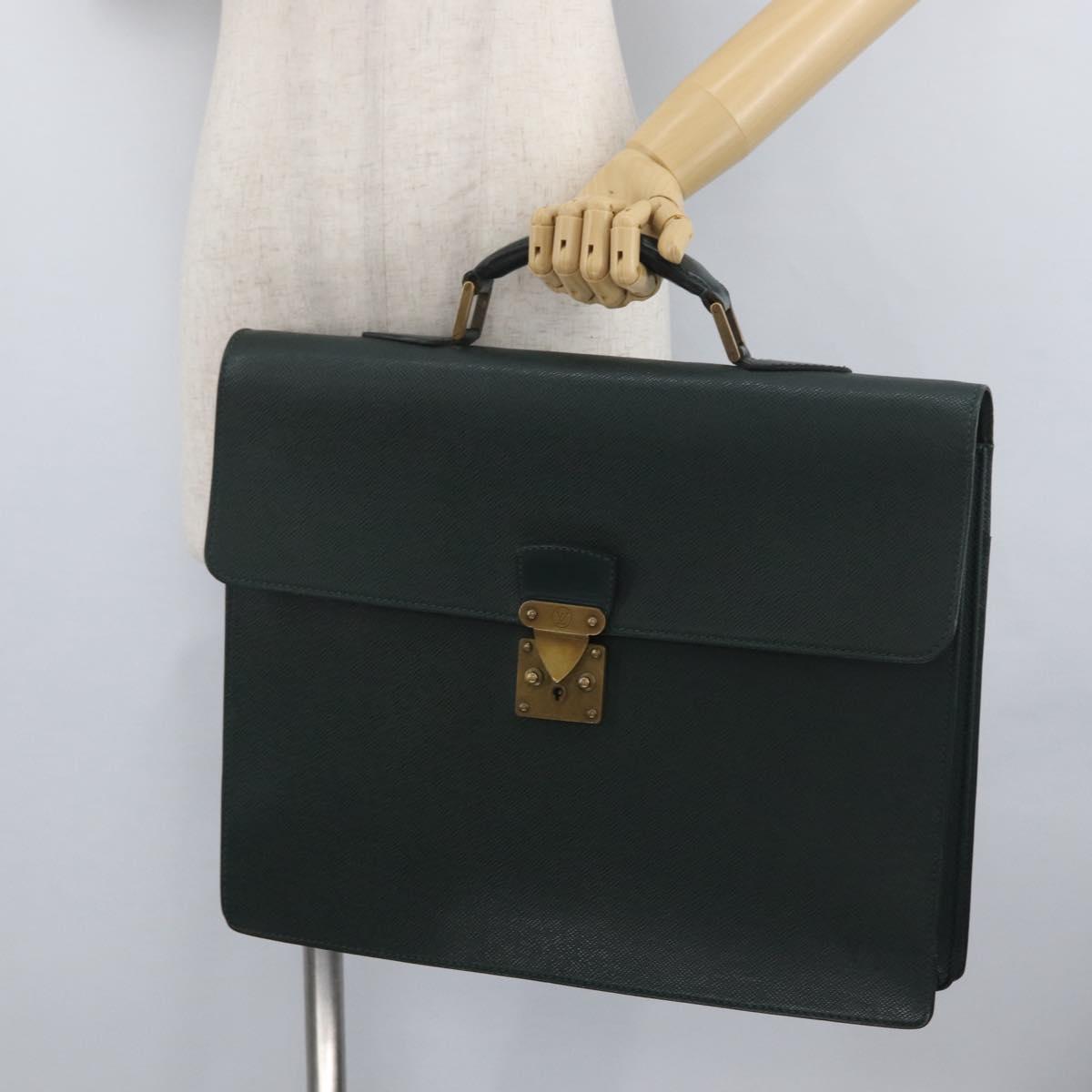 LOUIS VUITTON Taiga Serviette Moskova Business Bag Epicea M30034 LV Auth BSZ191