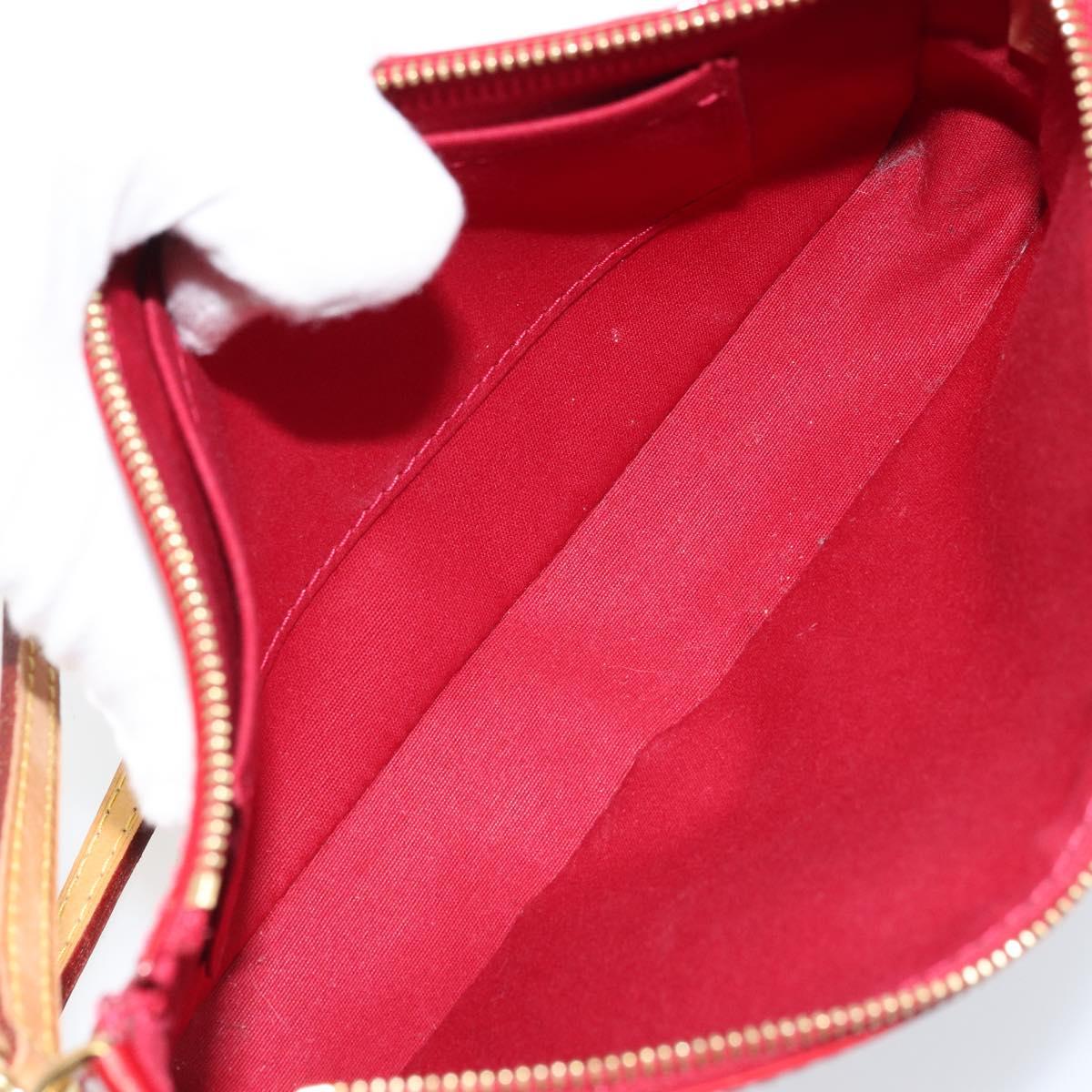 LOUIS VUITTON Vernis Pochette Accessoires Pouch Pomme D'amour M91577 Auth BSZ522
