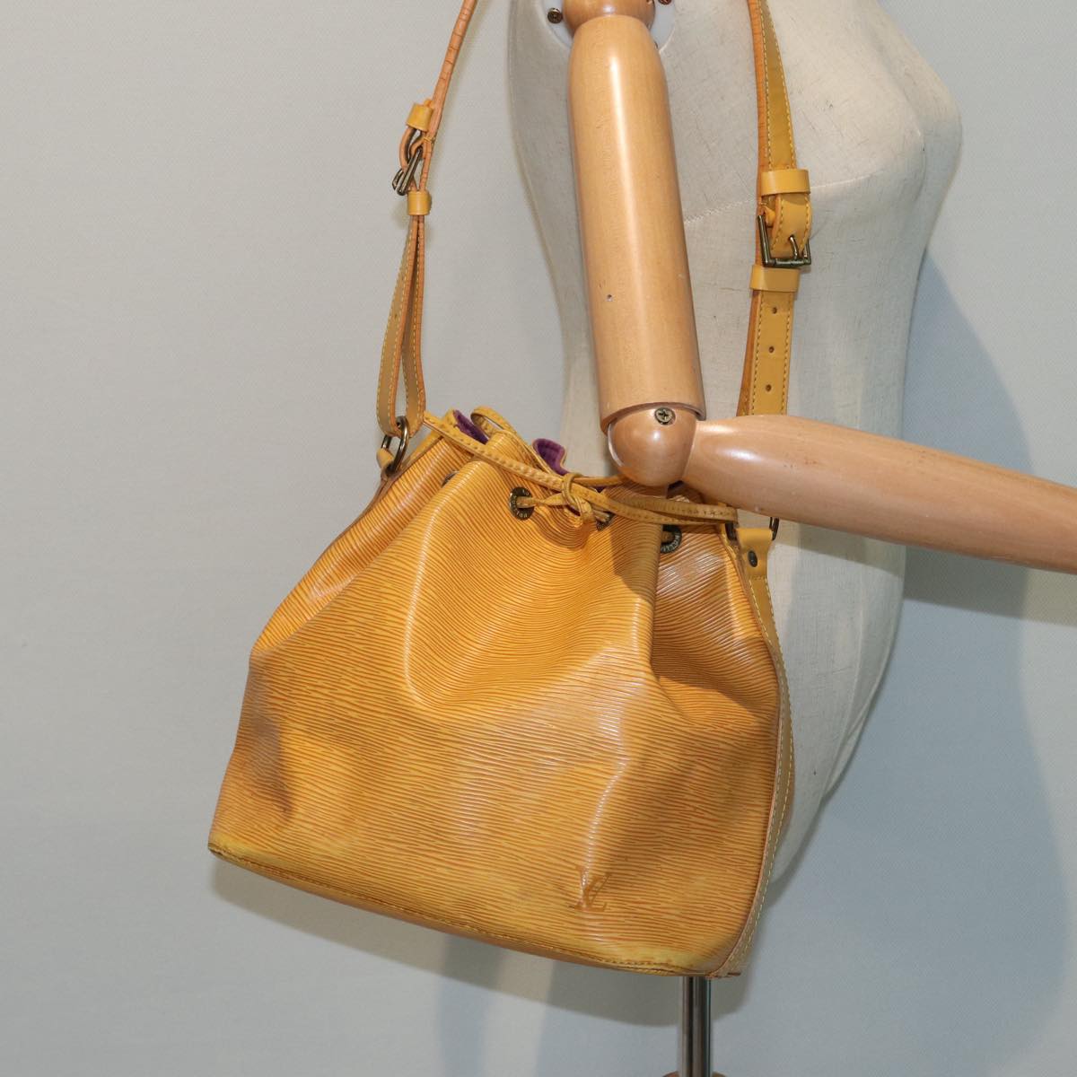 LOUIS VUITTON Epi Petit Noe Shoulder Bag Yellow M44109 LV Auth cl857