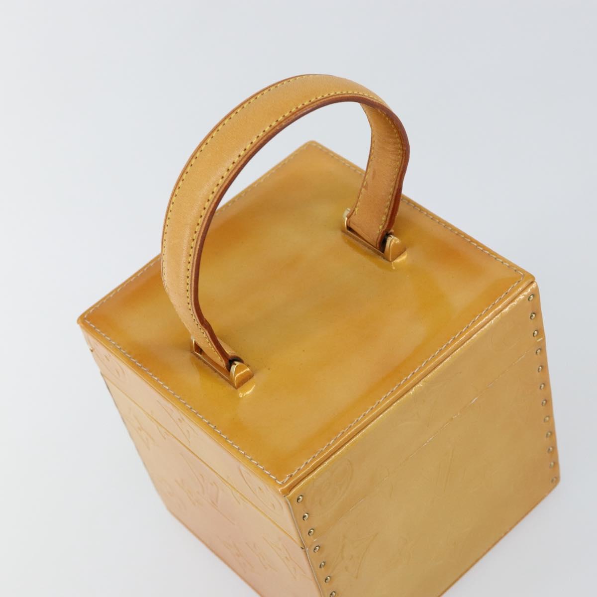 LOUIS VUITTON Monogram Vernis Bleecker Cosmetic Pouch Beige M91002 Auth ep11427