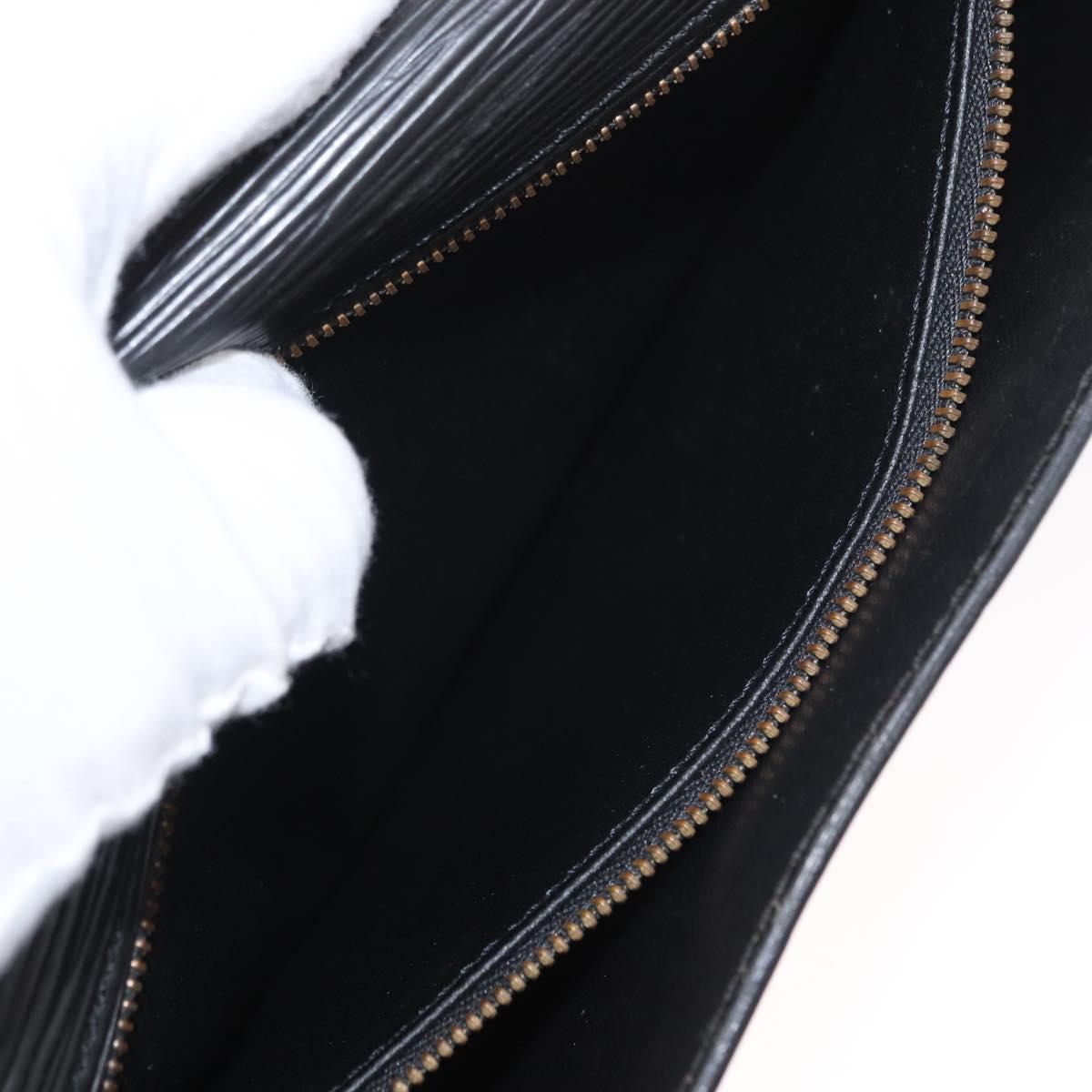 LOUIS VUITTON Epi Serie Dragonne Clutch Bag Black Noir M52612 LV Auth ep12225