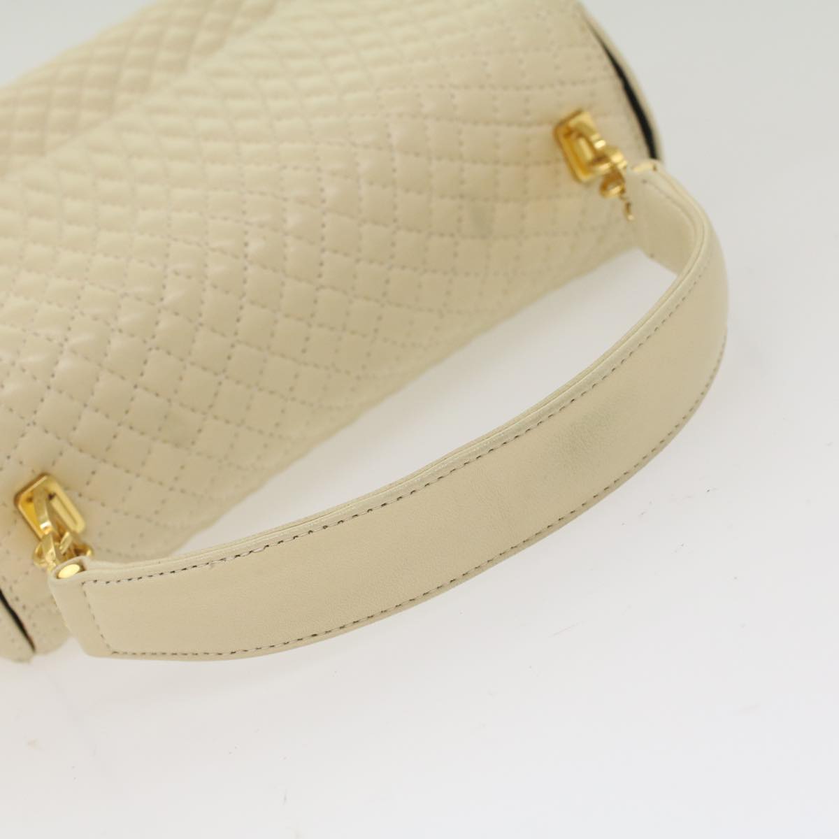 BALLY Quilted Hand Bag Lamb Skin White Auth ep1259