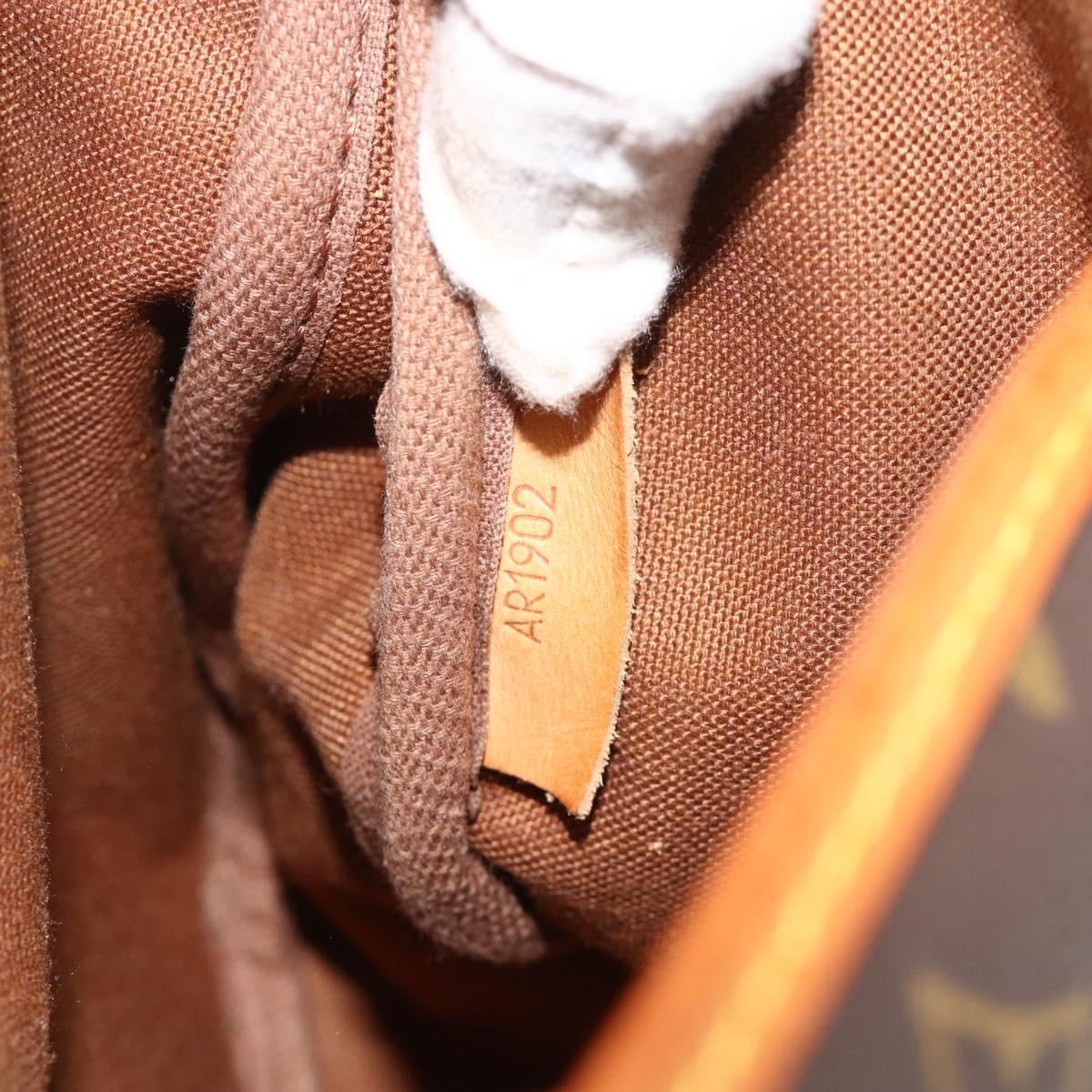 LOUIS VUITTON Monogram Saumur 30 Shoulder Bag M42256 LV Auth ep14523