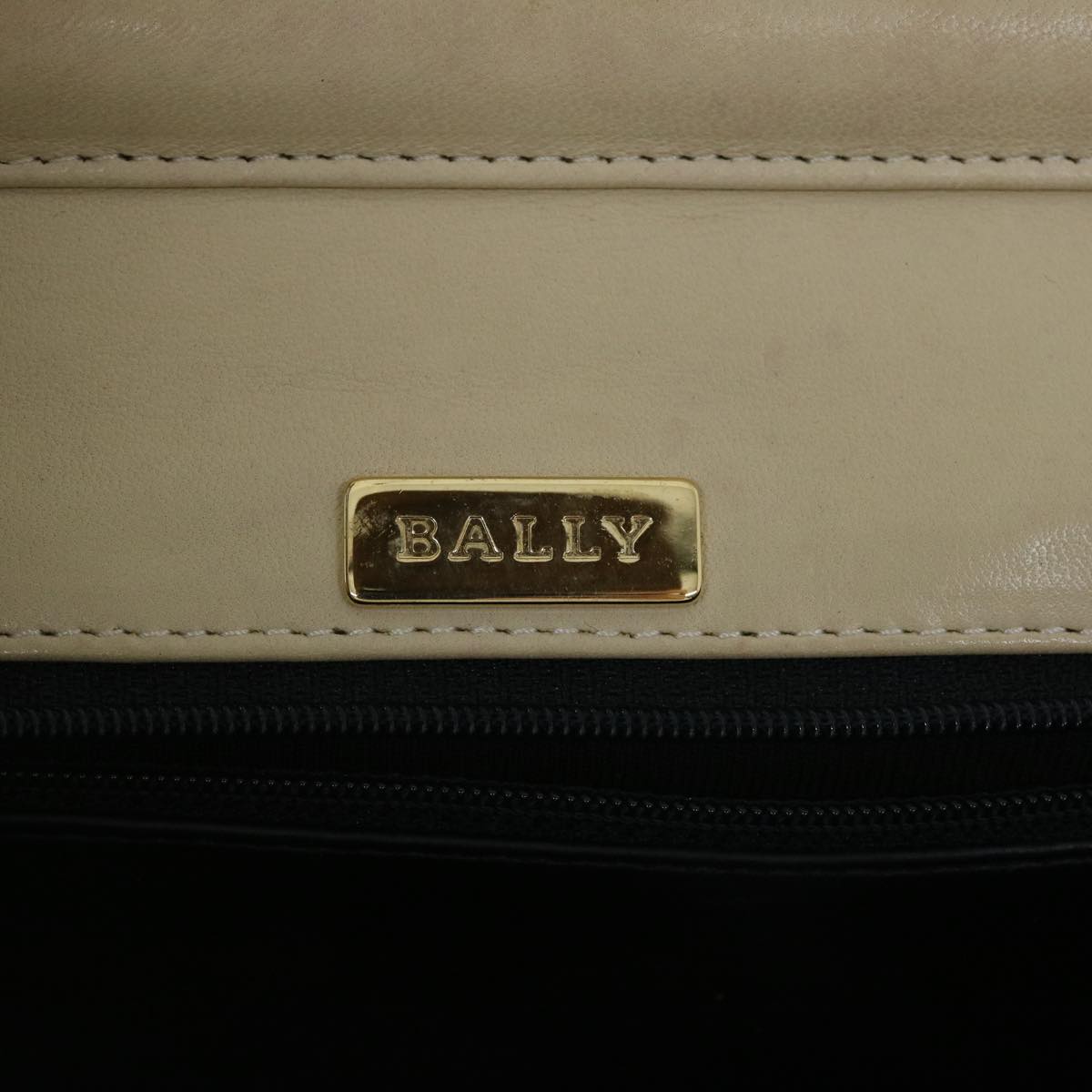 BALLY Chain Quilted Shoulder Bag Leather Beige Auth ep1717