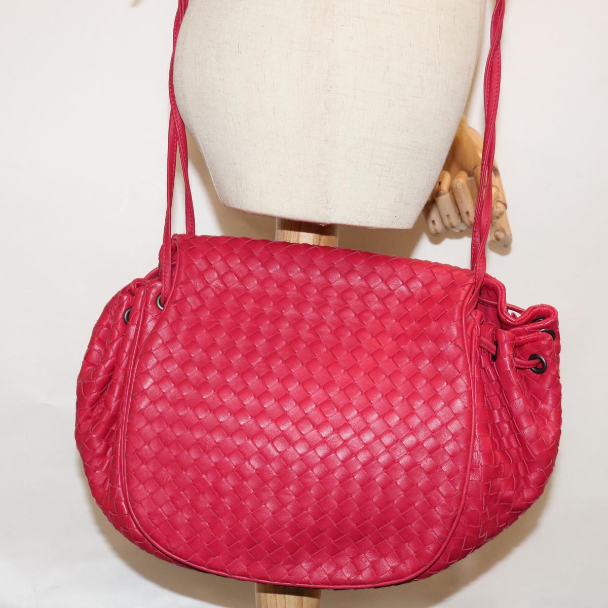 BOTTEGAVENETA INTRECCIATO Shoulder Bag Leather Red 245342 Auth ep3260