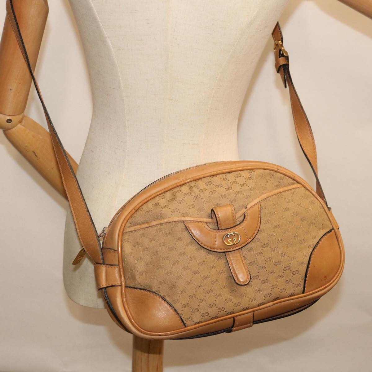 GUCCI Micro GG Canvas Shoulder Bag Beige Auth ep3382