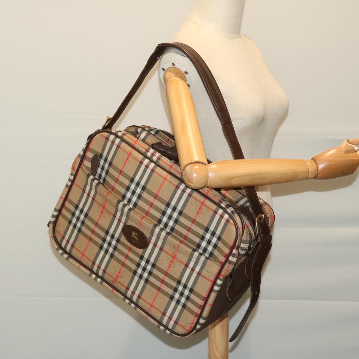 Burberrys Nova Check Shoulder Bag Canvas Beige Auth ep3489