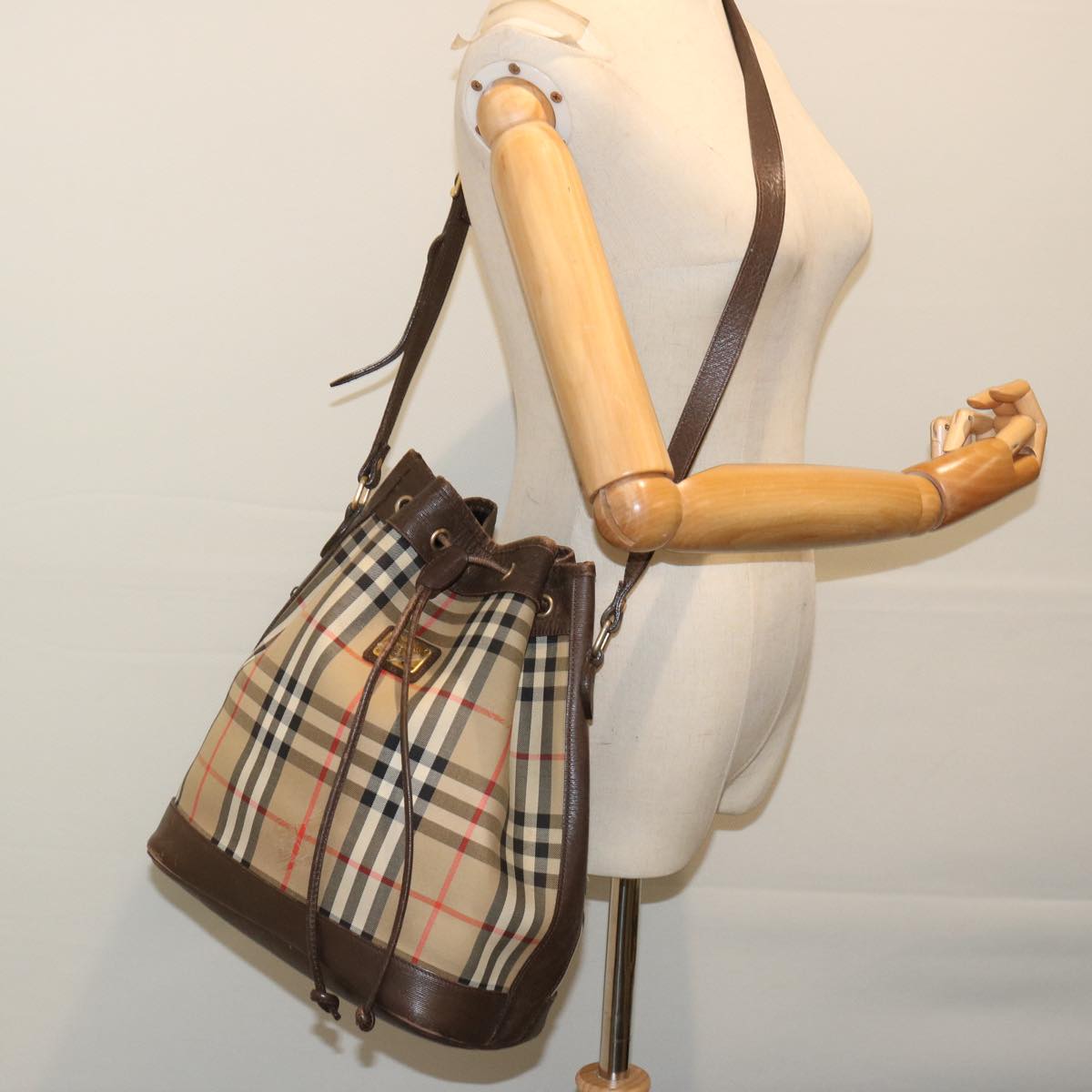 Burberrys Nova Check Shoulder Bag Canvas Beige Auth ep3815