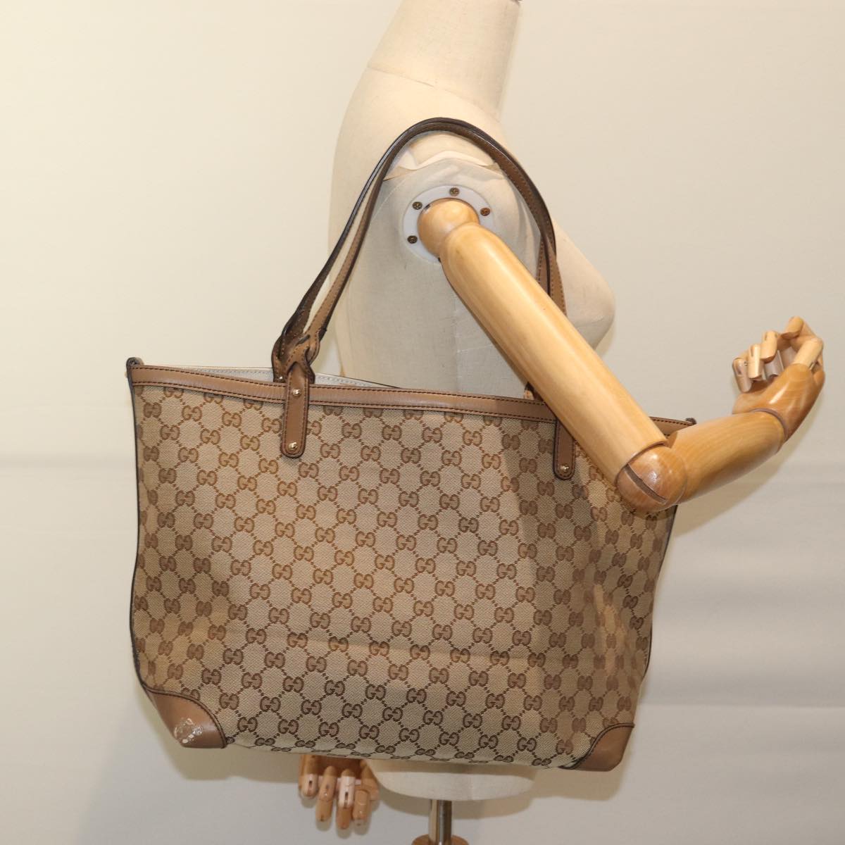 GUCCI GG Canvas Tote Bag Beige 211975 Auth ep3854