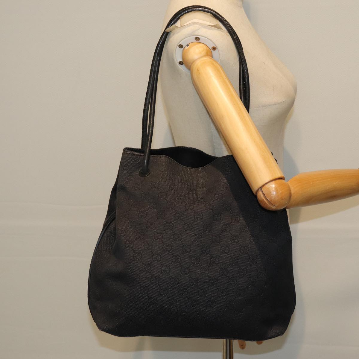 GUCCI GG Canvas Shoulder Bag Black 101341 Auth ep4176