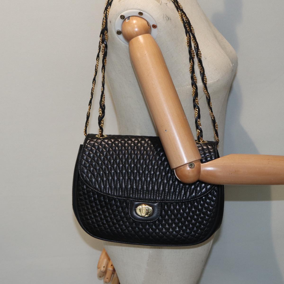 BALLY Chain Shoulder Bag Leather Black Gold Auth ep5615