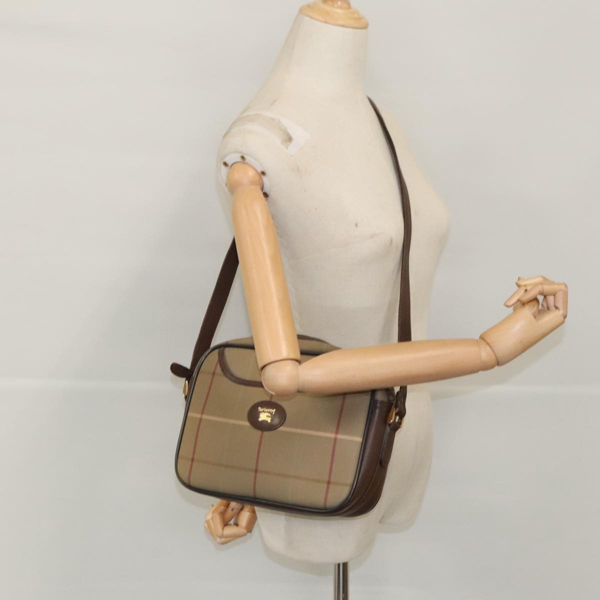 Burberrys Nova Check Shoulder Bag Canvas Gold Brown Auth ep6301