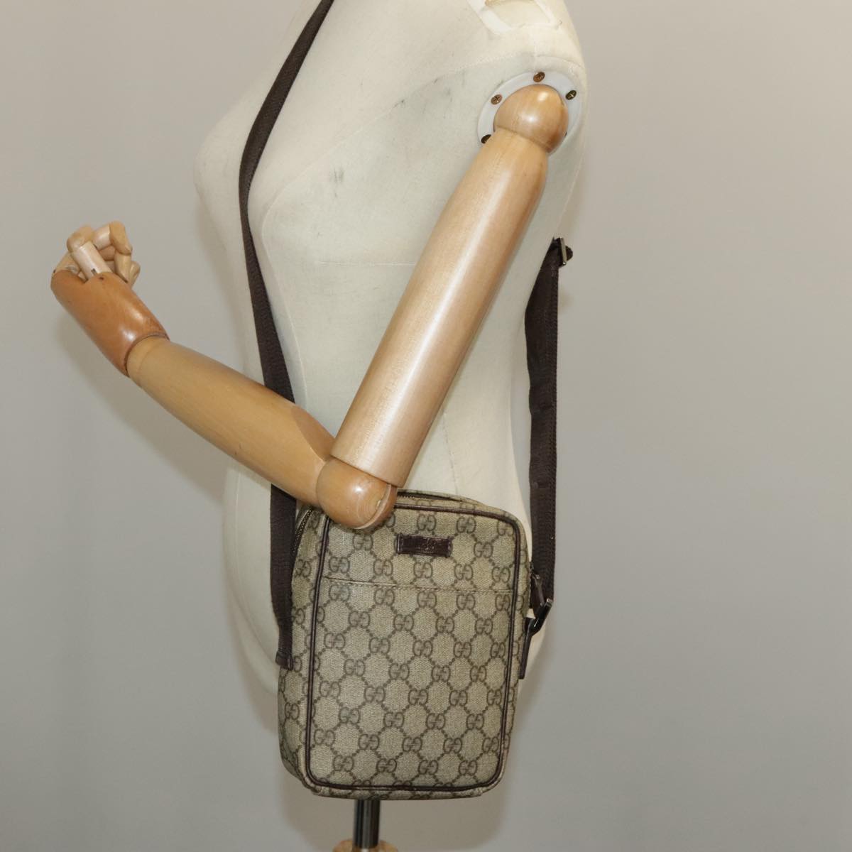 GUCCI GG Supreme Shoulder Bag PVC Beige Silver 122754 Auth ep6381